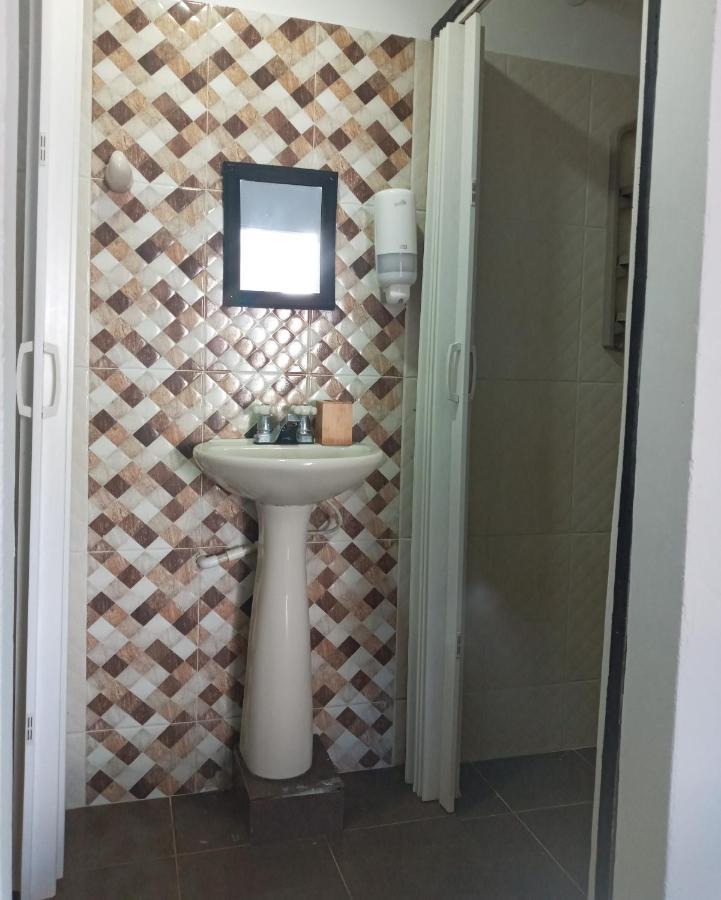 Hostal Cuyagua Palomino Eksteriør billede
